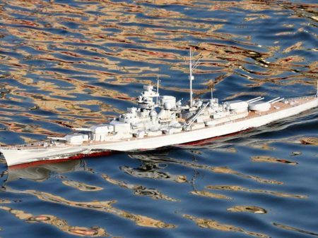 Bancroft Bismarck 1 200 Scale 1250mm (49 ) German Battleship - RTR For Discount